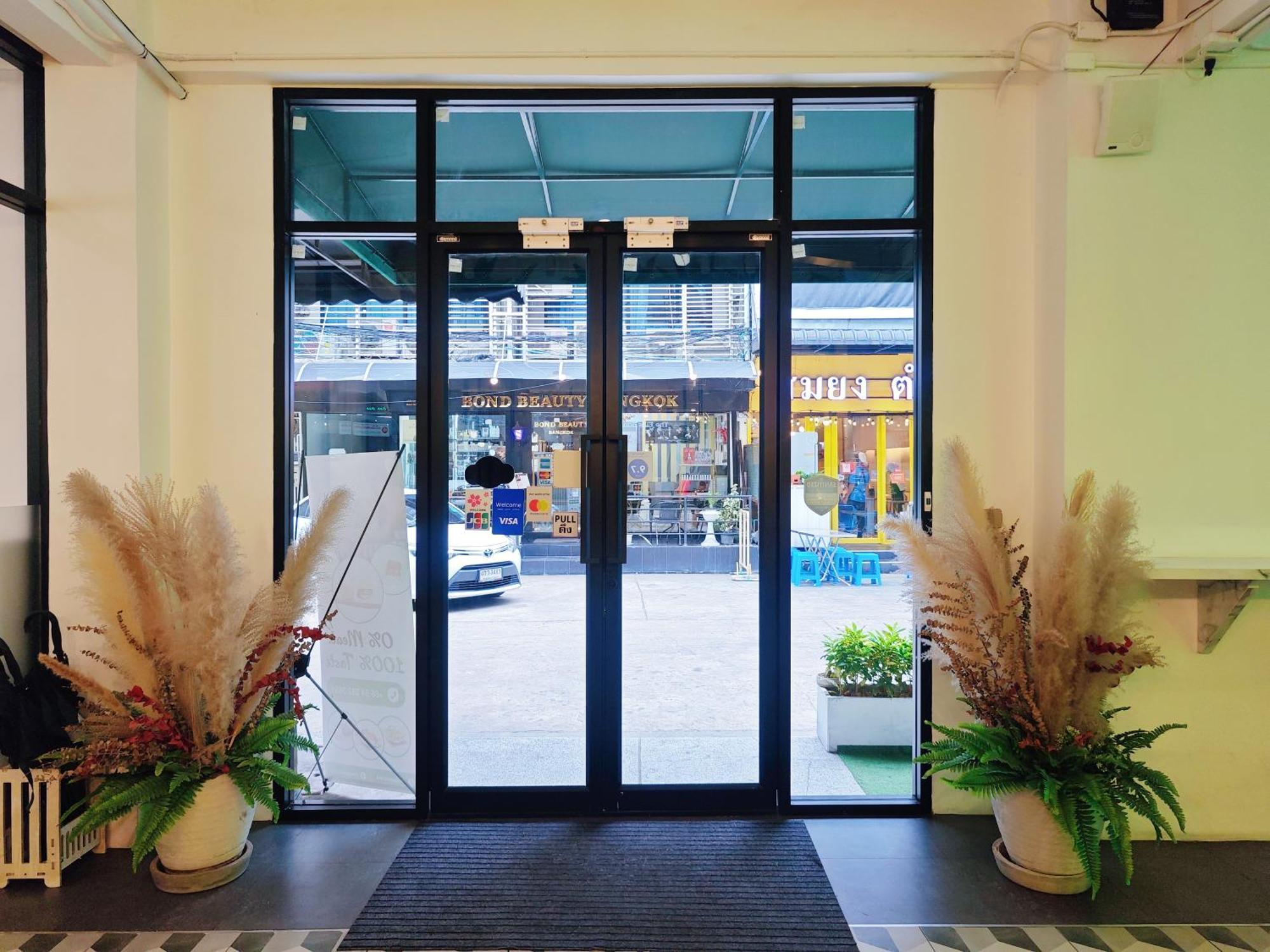 Ostay Asoke Bangkok Makkasan 외부 사진